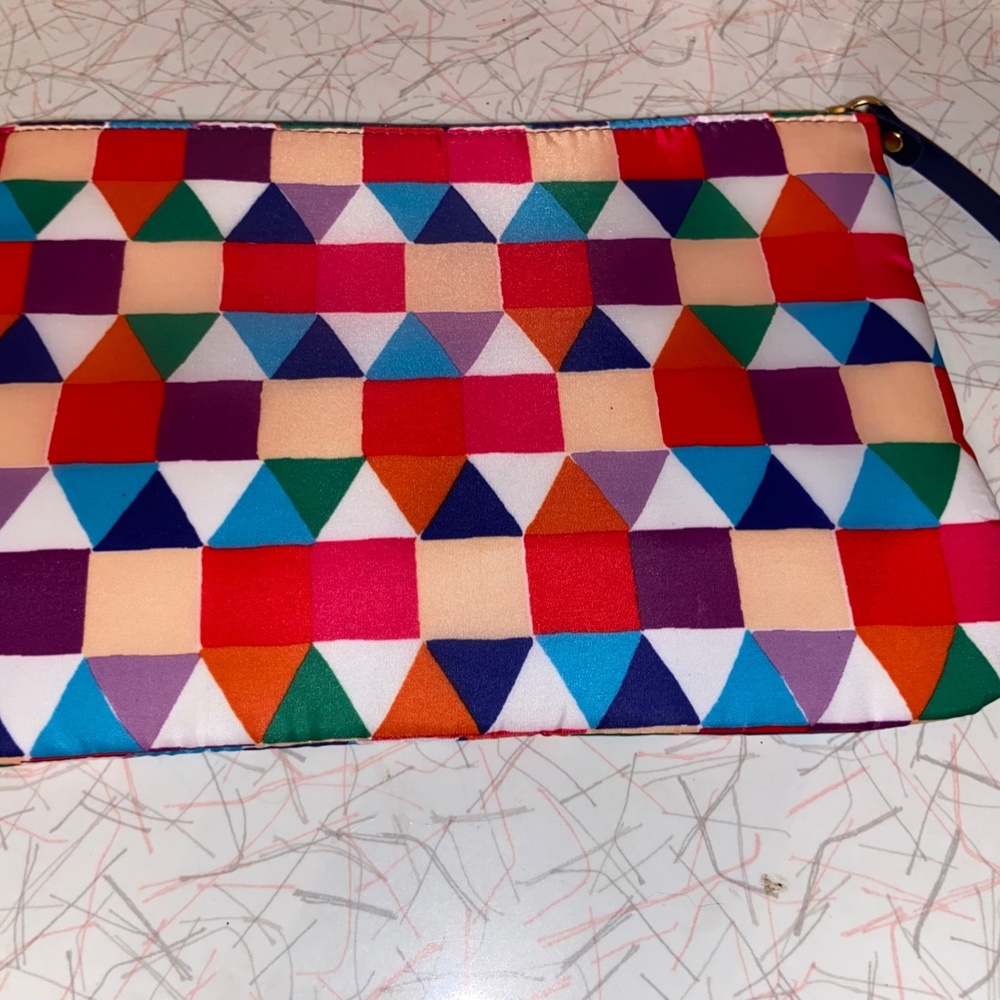 Kate Spade clutch for Qantas Air. Colorful geometric design w/ deep blue lining - Picture 8 of 8